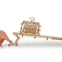 

Механический деревянный конструктор Ugears Трамвай с рельсами 70008